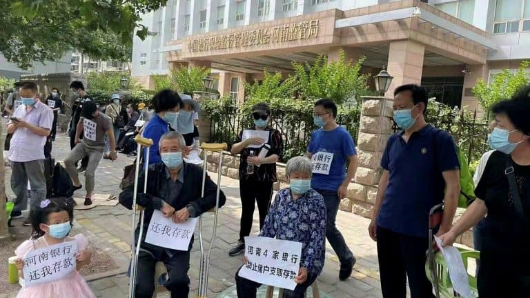 The Henan bank in China fails to repay depositors