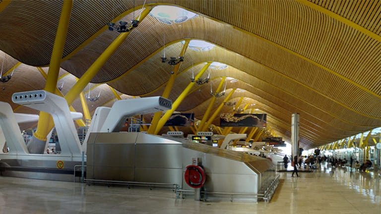 Analysis of an airport terminal strategy to seduce Chinese travelers