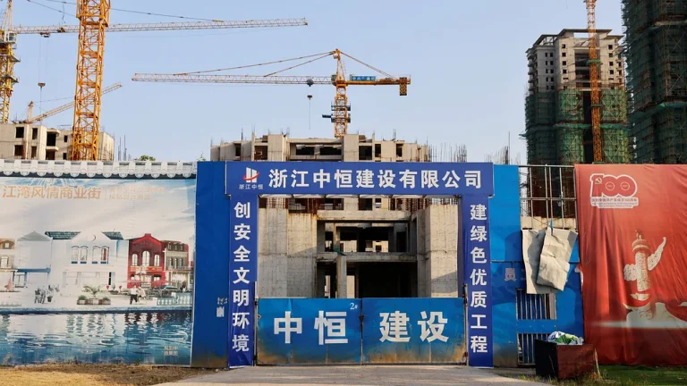 China aims to establish a real estate fund with a total value of up to $44 billion for the suffering sector